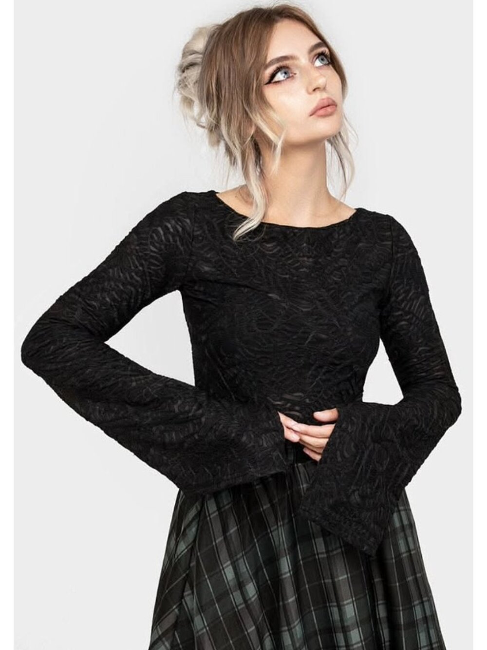 DISTURBIA Reinette textured flute sleeve top - Picture 2 of 9